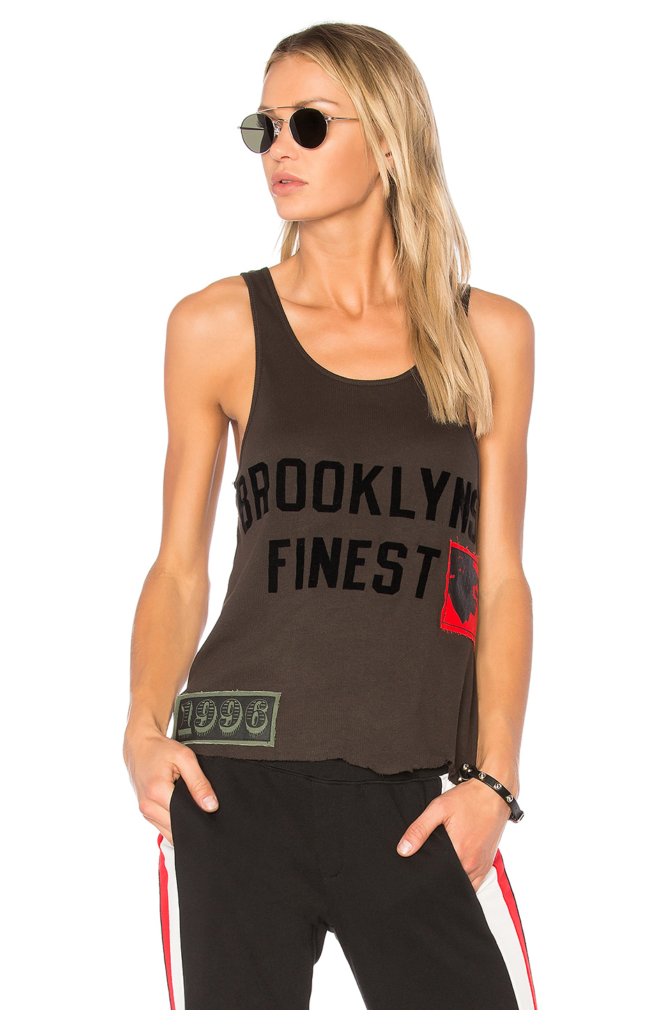 madeworn brooklyns finest 罗纹背心 – black & red | revolve