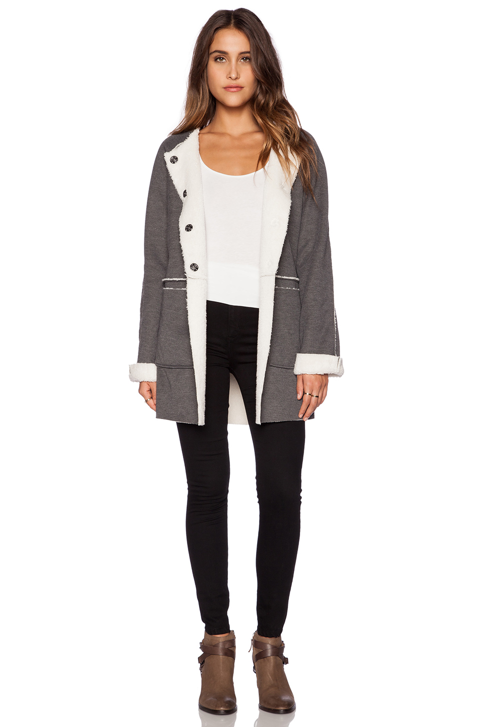 sanctuary snug blanket 大衣 – charcoal | revolve