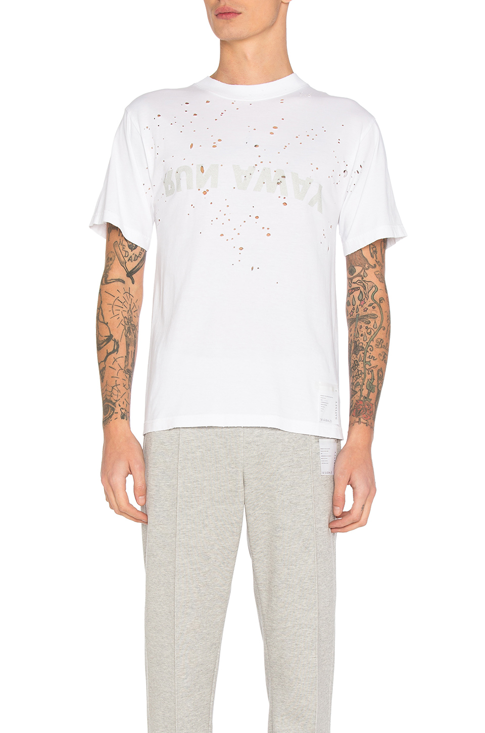 satisfy run away moth t恤 – white | revolve