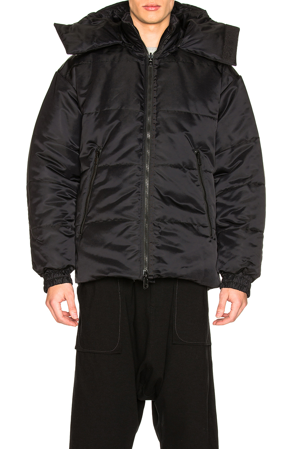 2023:y-3羽绒服 _y3羽绒服多少钱一件-第2张图片-潮百科